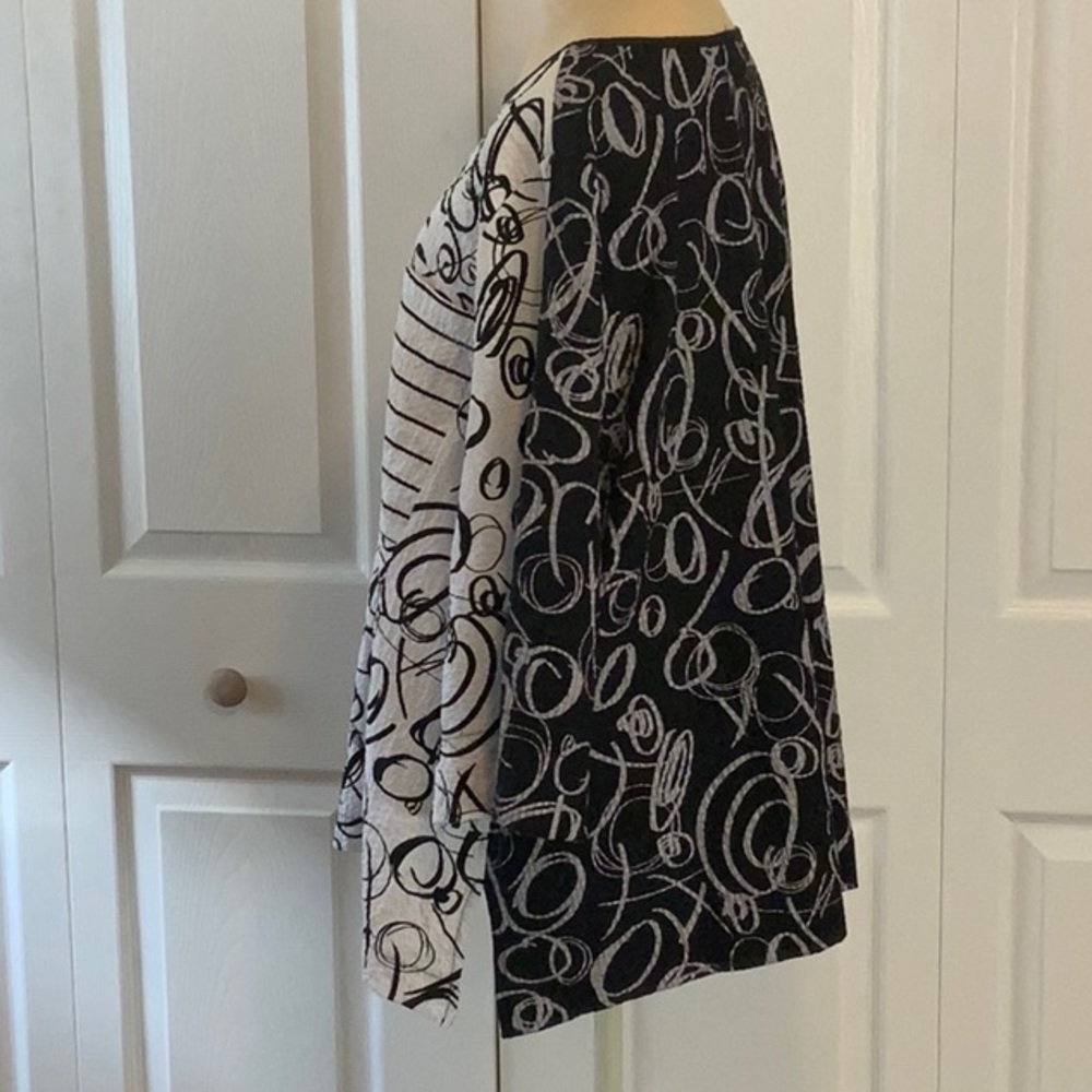 Moonlight by Y&S Tunic Top- OS- Black/Wht/Red- 2 Pocket - Picture 8 of 9